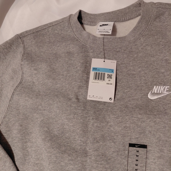 Nike Men's Gray Crewneck Shirt New with tags Size Medium - Picture 2 of 3